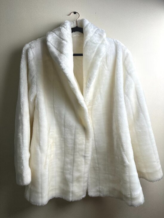 Jackets & Blazers - Faux Fur Swing Coat Womens M Oversized Y2K White Fluffy Plush Lined